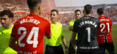 src, 双方球员入