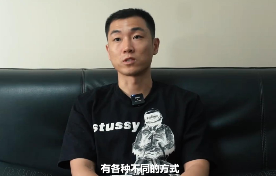 战术体系中, 默默奉献, 访中坦言